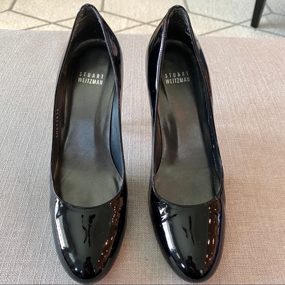 Stuart Weitzman Patent Round Toe Pump - Picture 2 of 10